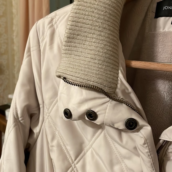 ❄️Jones of New York coat with hood❄️ - Picture 3 of 13